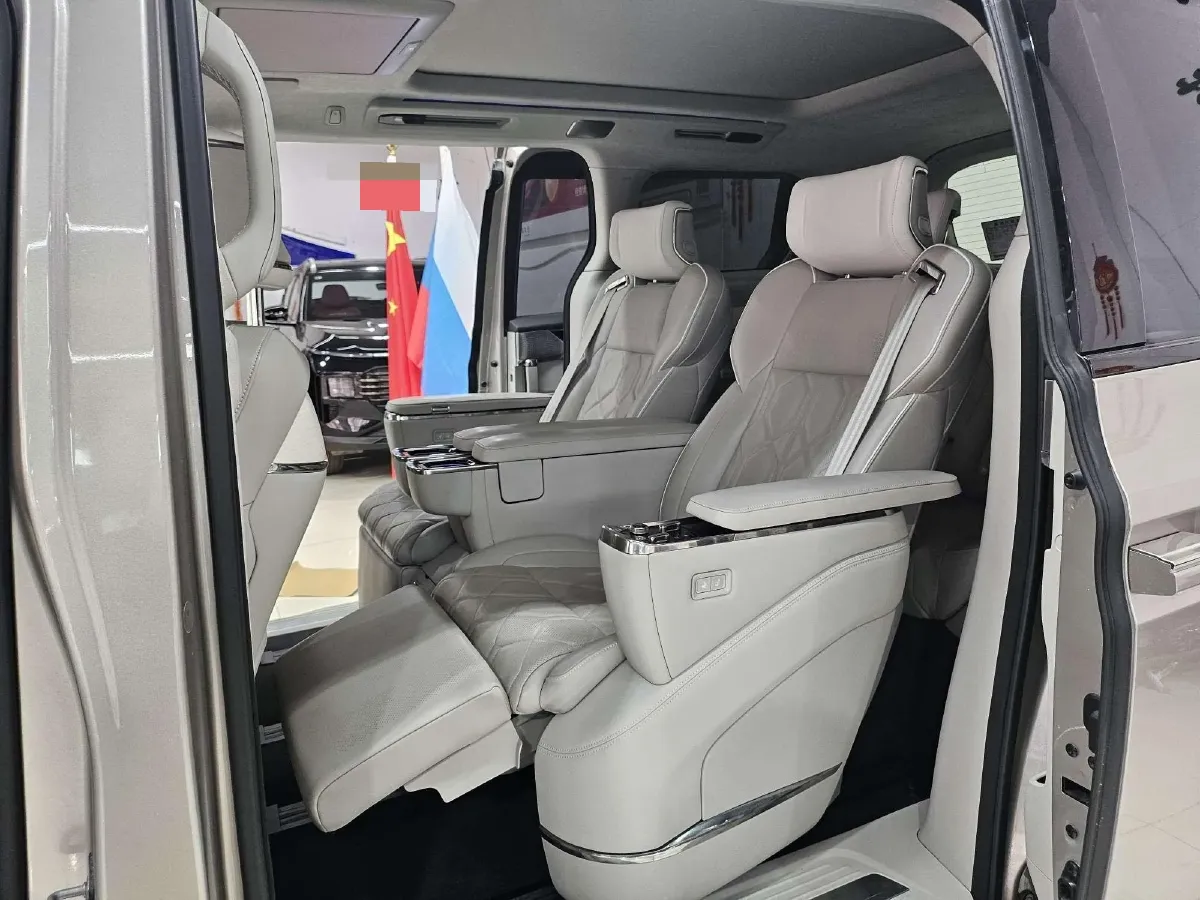 2025 Volvo EM90 BEV 116KWH,autocango,china used car exporter,china ev exporter,chinese used car exporter,chinese used ev exporter