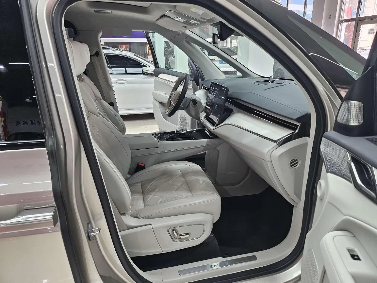 2025 Volvo EM90 BEV 116KWH,autocango,china used car exporter,china ev exporter,chinese used car exporter,chinese used ev exporter