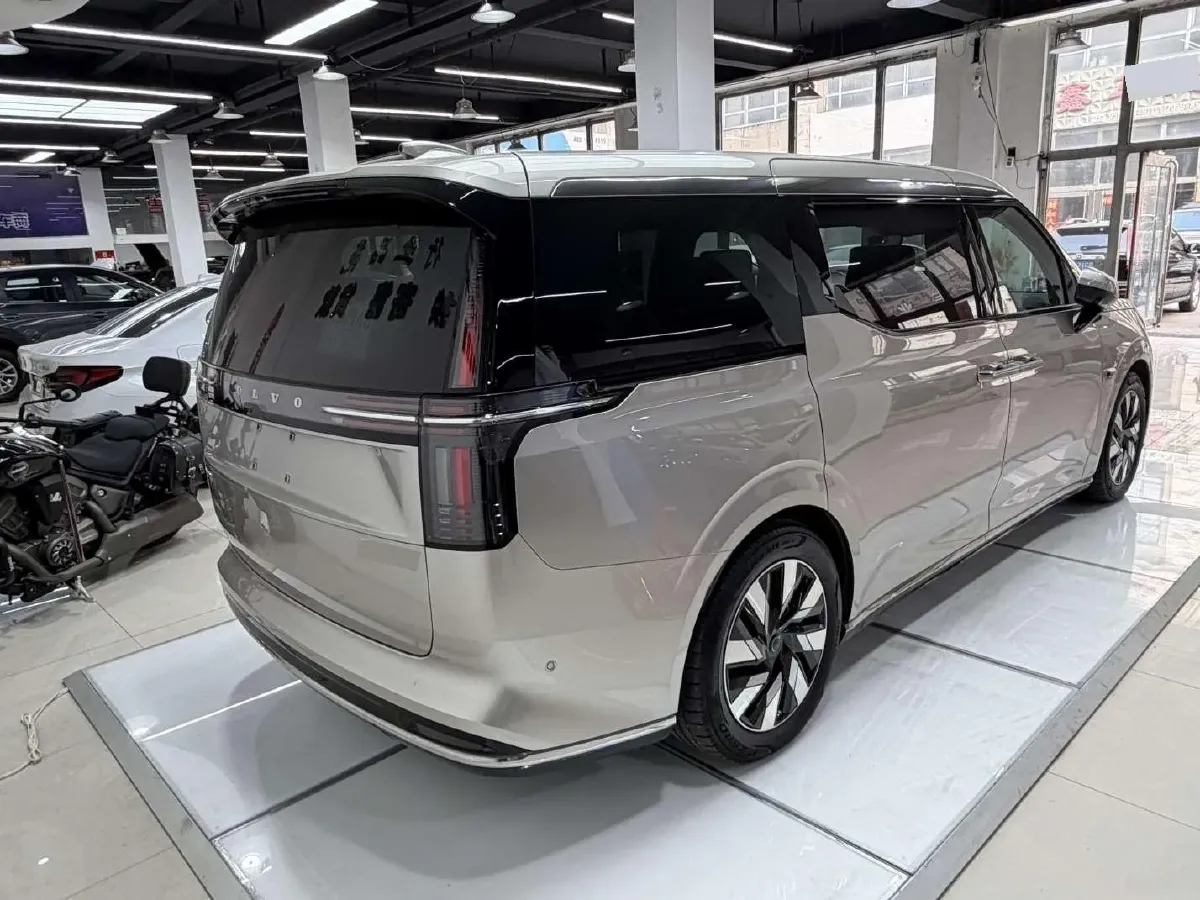2025 Volvo EM90 BEV 116KWH,autocango,china used car exporter,china ev exporter,chinese used car exporter,chinese used ev exporter