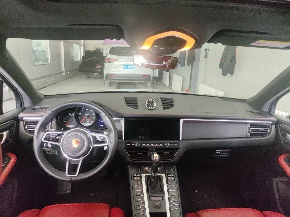 2021 Porsche Macan 2.0T 252HP L4 7DCT,autocango,china used car exporter,china ev exporter,chinese used car exporter,chinese used ev exporter