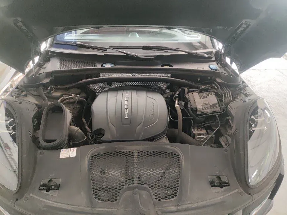 2021 Porsche Macan 2.0T 252HP L4 7DCT,autocango,china used car exporter,china ev exporter,chinese used car exporter,chinese used ev exporter