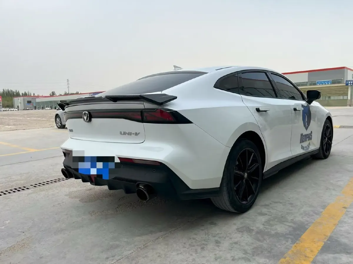 2023 ChangAn UNI-V 1.5T 188HP L4 7DCT,autocango,china used car exporter,china ev exporter,chinese used car exporter,chinese used ev exporter