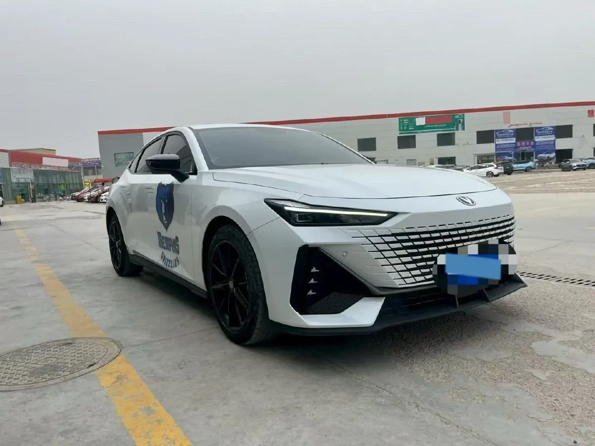 2023 ChangAn UNI-V 1.5T 188HP L4 7DCT,autocango,china used car exporter,china ev exporter,chinese used car exporter,chinese used ev exporter