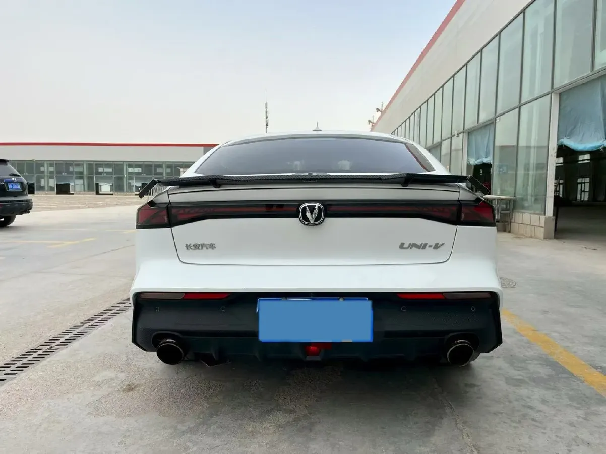 2023 ChangAn UNI-V 1.5T 188HP L4 7DCT,autocango,china used car exporter,china ev exporter,chinese used car exporter,chinese used ev exporter