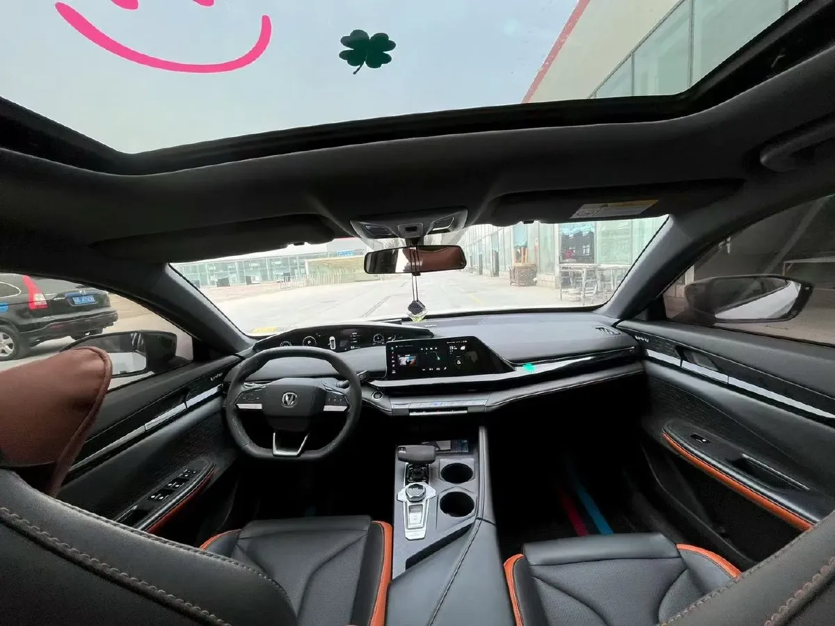 2023 ChangAn UNI-V 1.5T 188HP L4 7DCT,autocango,china used car exporter,china ev exporter,chinese used car exporter,chinese used ev exporter