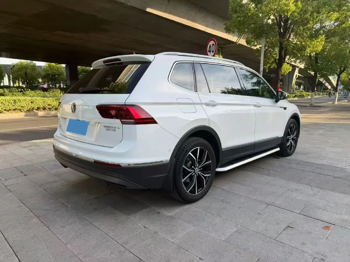 2018 Volkswagen Tiguan L 2.0T 186HP L4 7DCT,autocango,china used car exporter,china ev exporter,chinese used car exporter,chinese used ev exporter