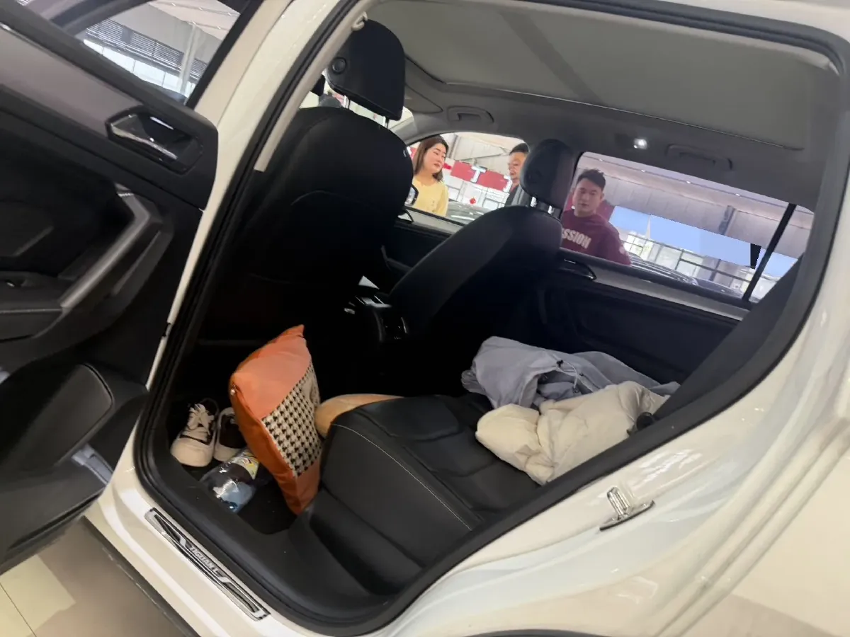 2018 Volkswagen Tiguan L 2.0T 186HP L4 7DCT,autocango,china used car exporter,china ev exporter,chinese used car exporter,chinese used ev exporter