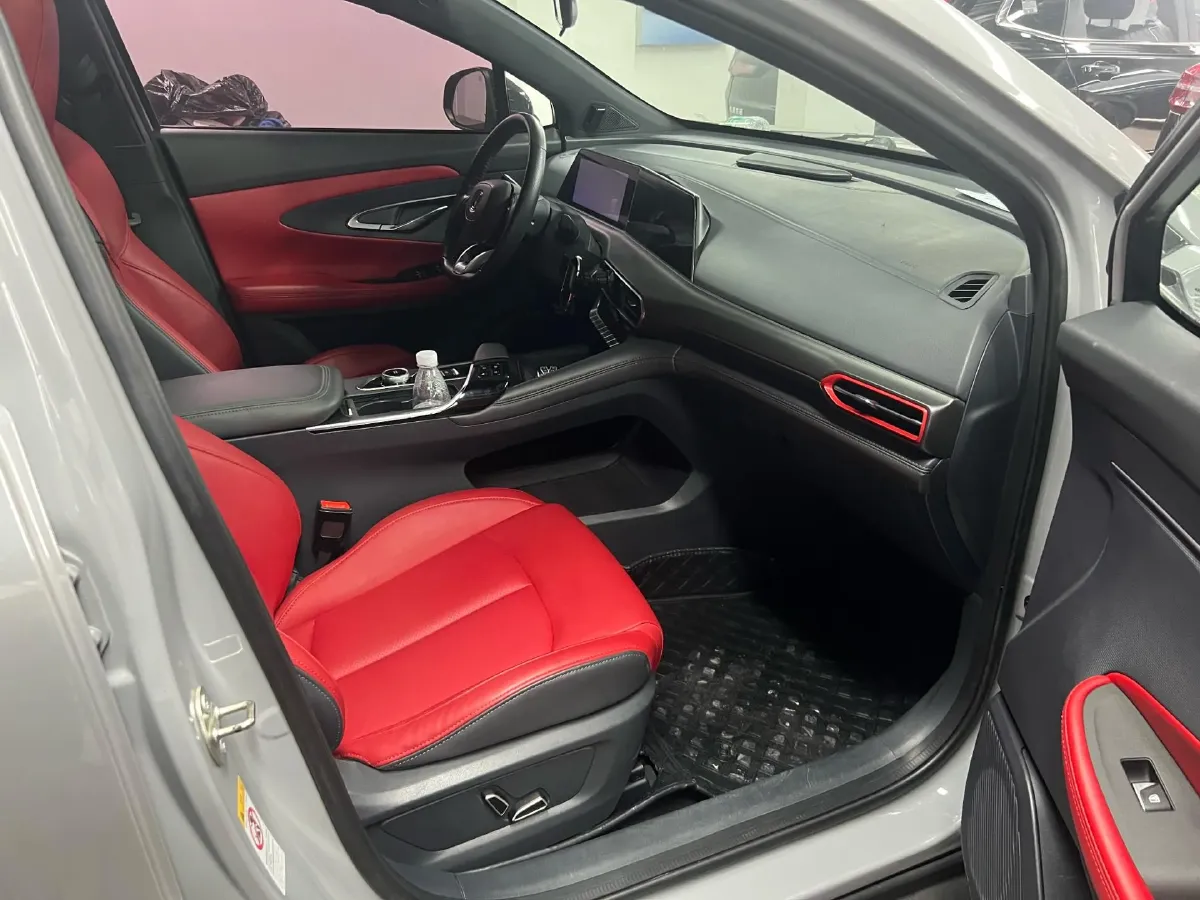 2020 ChangAn UNI-T 1.5T 180HP L4 7DCT,autocango,china used car exporter,china ev exporter,chinese used car exporter,chinese used ev exporter