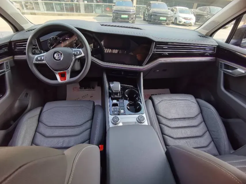 2019 Volkswagen Touareg 3.0T 340HP V6 8AT,autocango,china used car exporter,china ev exporter,chinese used car exporter,chinese used ev exporter
