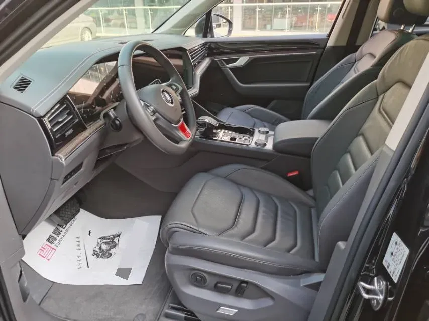 2019 Volkswagen Touareg 3.0T 340HP V6 8AT,autocango,china used car exporter,china ev exporter,chinese used car exporter,chinese used ev exporter