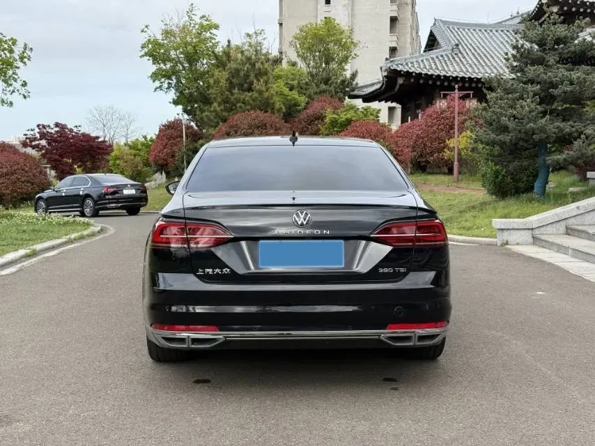 2021 Volkswagen Phideon 2.0T 224HP L4 7DCT,autocango,china used car exporter,china ev exporter,chinese used car exporter,chinese used ev exporter