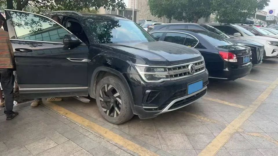 2021 Volkswagen Teramont 2.0T 220HP L4 7DCT,autocango,china used car exporter,china ev exporter,chinese used car exporter,chinese used ev exporter