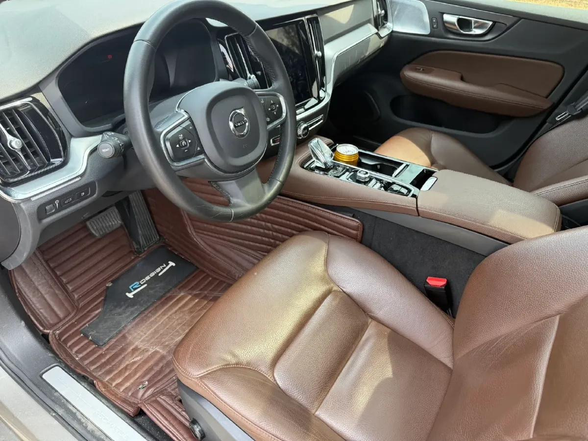 2022 Volvo S60 PHEV 2.0T 303HP L4 8AT PHEV 11.6KWH,autocango,china used car exporter,china ev exporter,chinese used car exporter,chinese used ev exporter