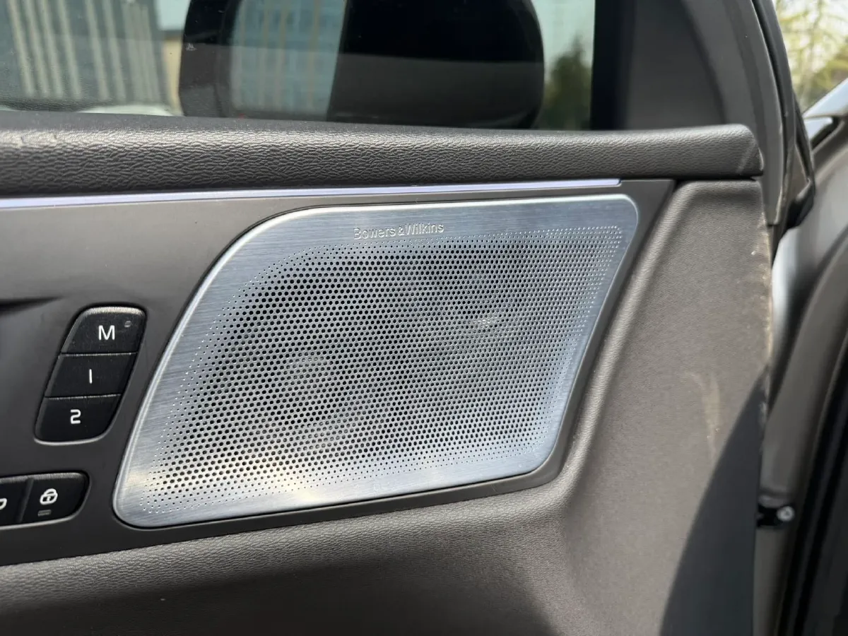 2022 Volvo S60 PHEV 2.0T 303HP L4 8AT PHEV 11.6KWH,autocango,china used car exporter,china ev exporter,chinese used car exporter,chinese used ev exporter