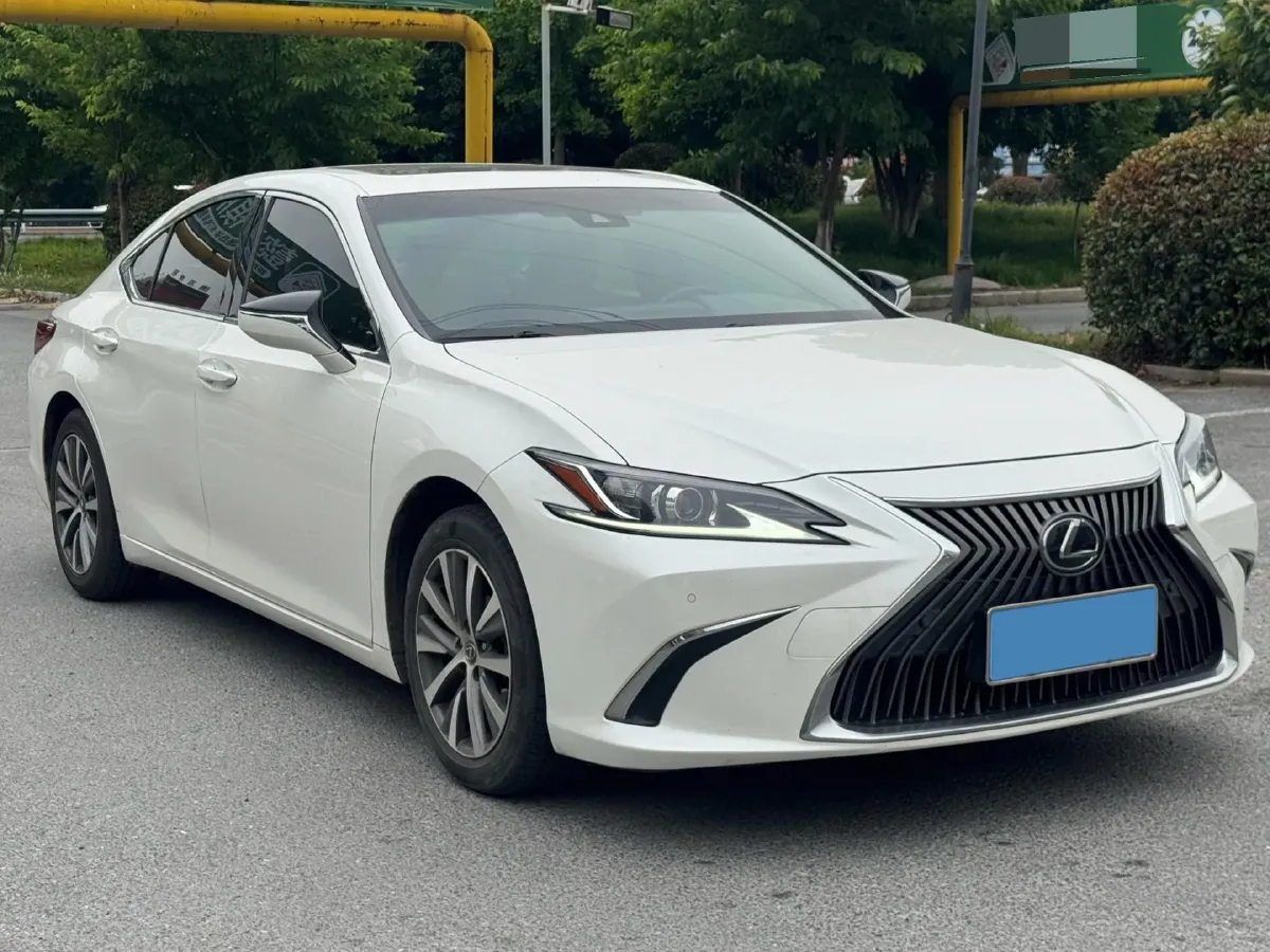 2018 Lexus ES 2.5L 207HP L4 8AT,autocango,china used car exporter,china ev exporter,chinese used car exporter,chinese used ev exporter
