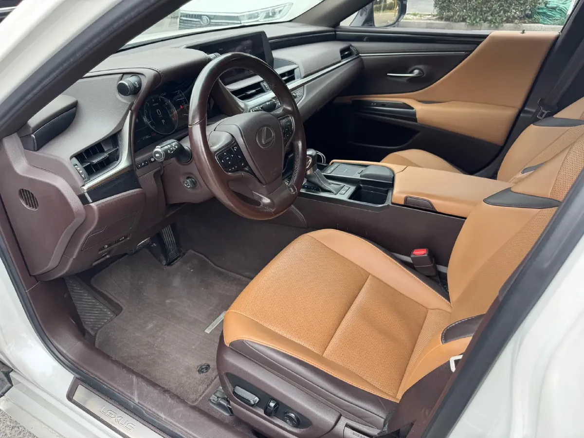 2018 Lexus ES 2.5L 207HP L4 8AT,autocango,china used car exporter,china ev exporter,chinese used car exporter,chinese used ev exporter