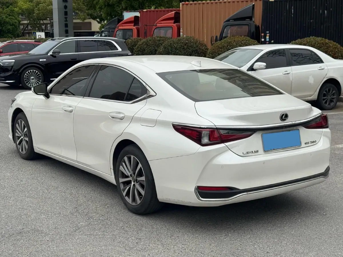 2018 Lexus ES 2.5L 207HP L4 8AT,autocango,china used car exporter,china ev exporter,chinese used car exporter,chinese used ev exporter