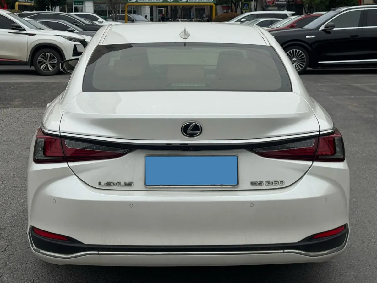 2018 Lexus ES 2.5L 207HP L4 8AT,autocango,china used car exporter,china ev exporter,chinese used car exporter,chinese used ev exporter