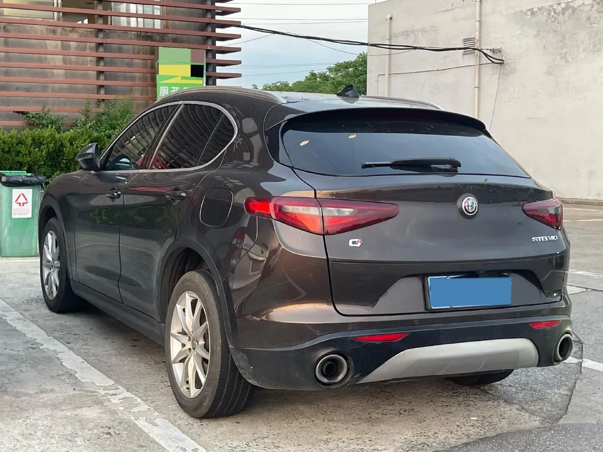 2017 Jaguar XE 2.0T 240HP L4 8AT,autocango,china used car exporter,china ev exporter,chinese used car exporter,chinese used ev exporter