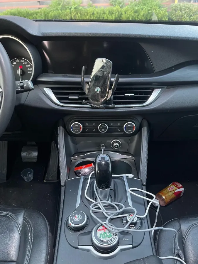 2017 Jaguar XE 2.0T 240HP L4 8AT,autocango,china used car exporter,china ev exporter,chinese used car exporter,chinese used ev exporter