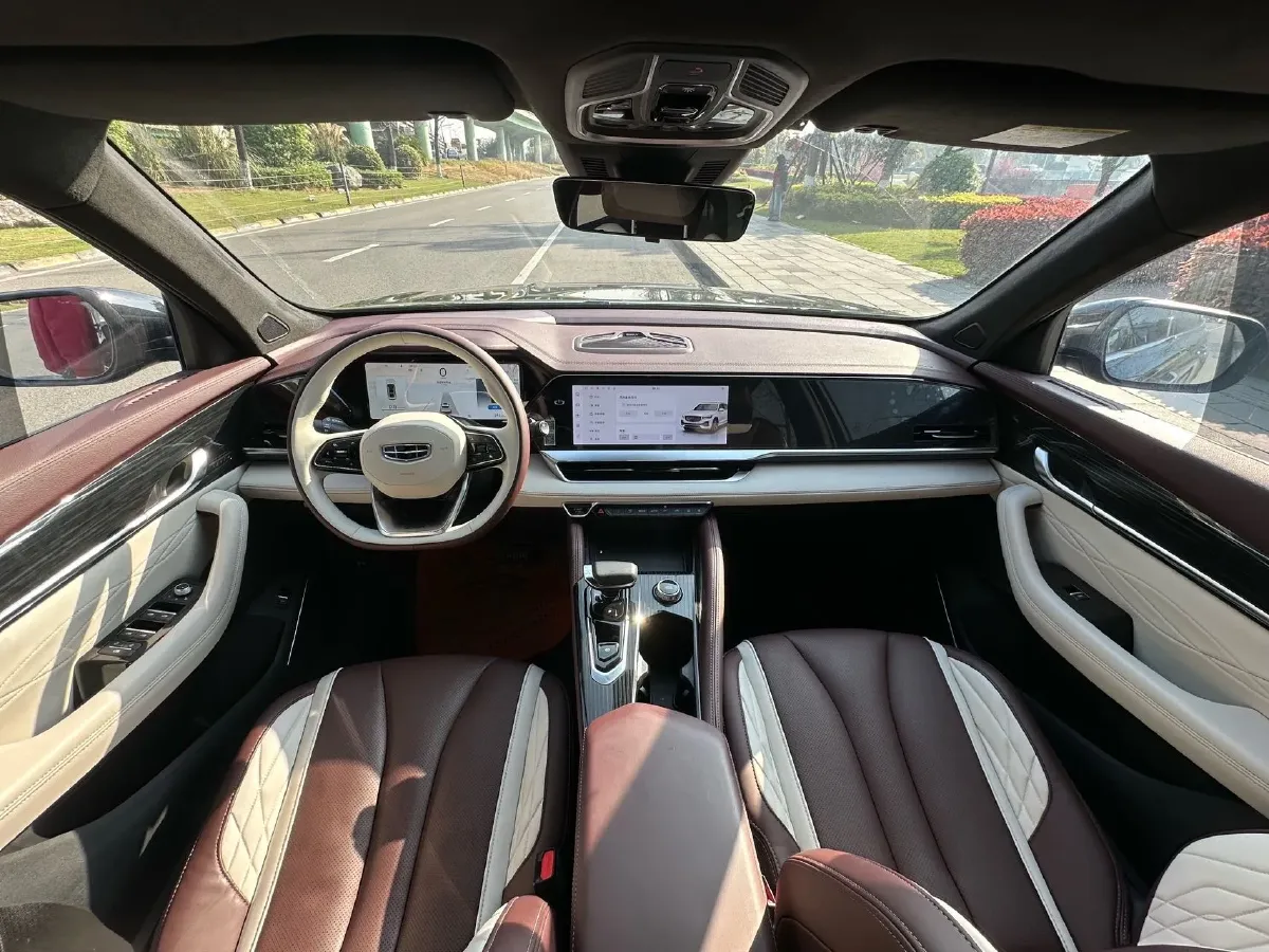 2021 Geely Monjaro 2.0T 218HP L4 7DCT,autocango,china used car exporter,china ev exporter,chinese used car exporter,chinese used ev exporter