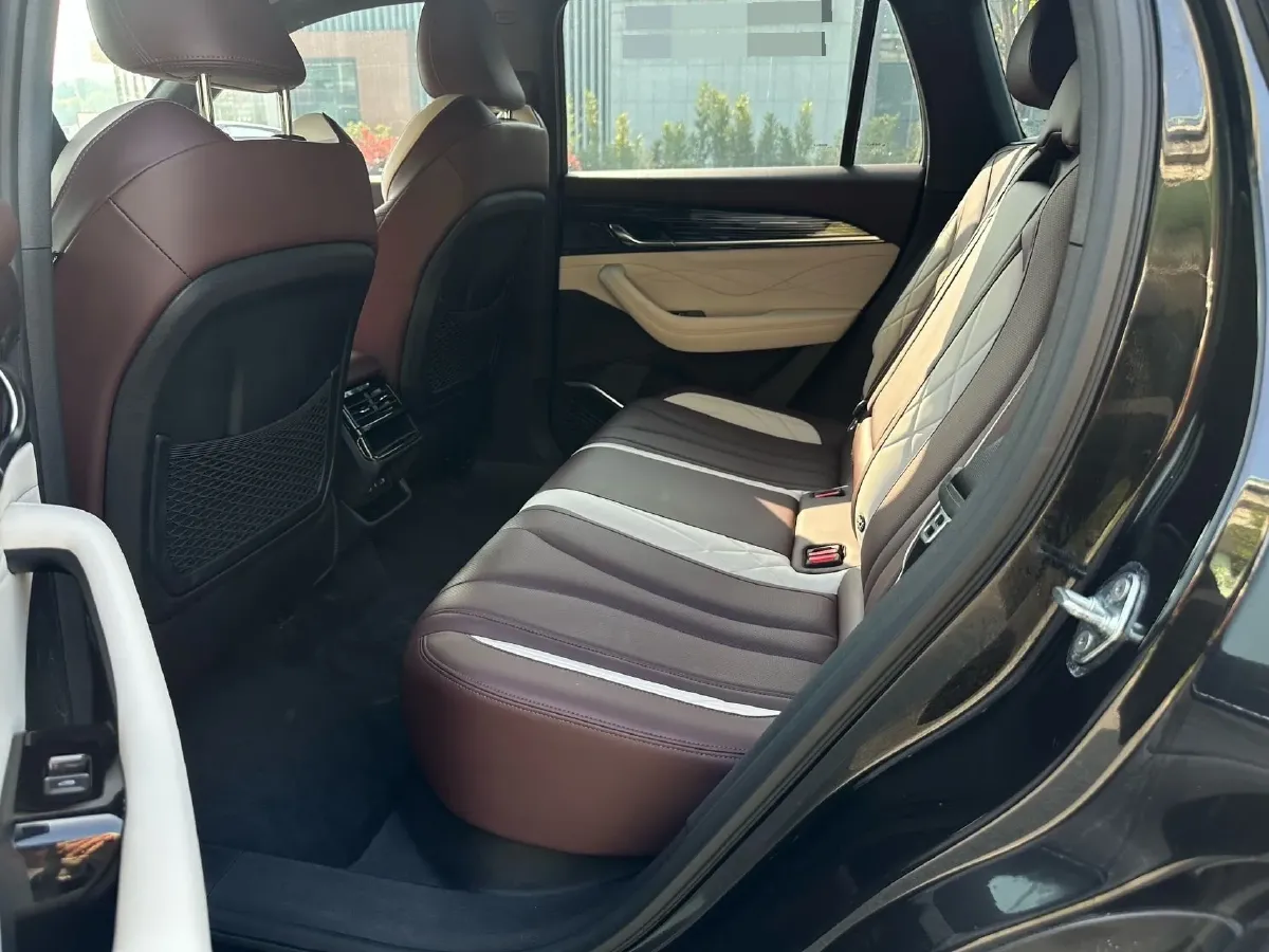 2021 Geely Monjaro 2.0T 218HP L4 7DCT,autocango,china used car exporter,china ev exporter,chinese used car exporter,chinese used ev exporter