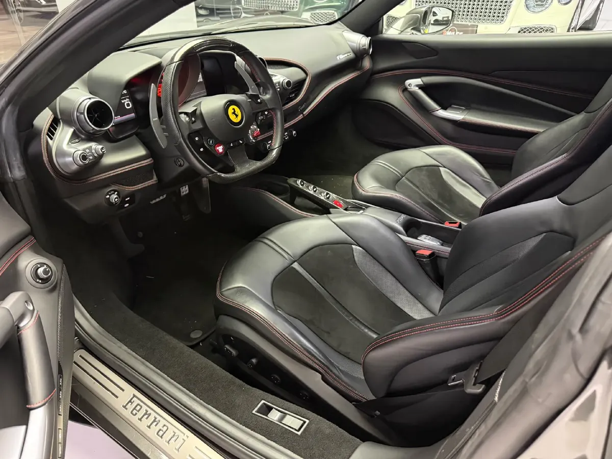 2019 Aston Martin DB11 5.2T 639HP V12 8AT,autocango,china used car exporter,china ev exporter,chinese used car exporter,chinese used ev exporter