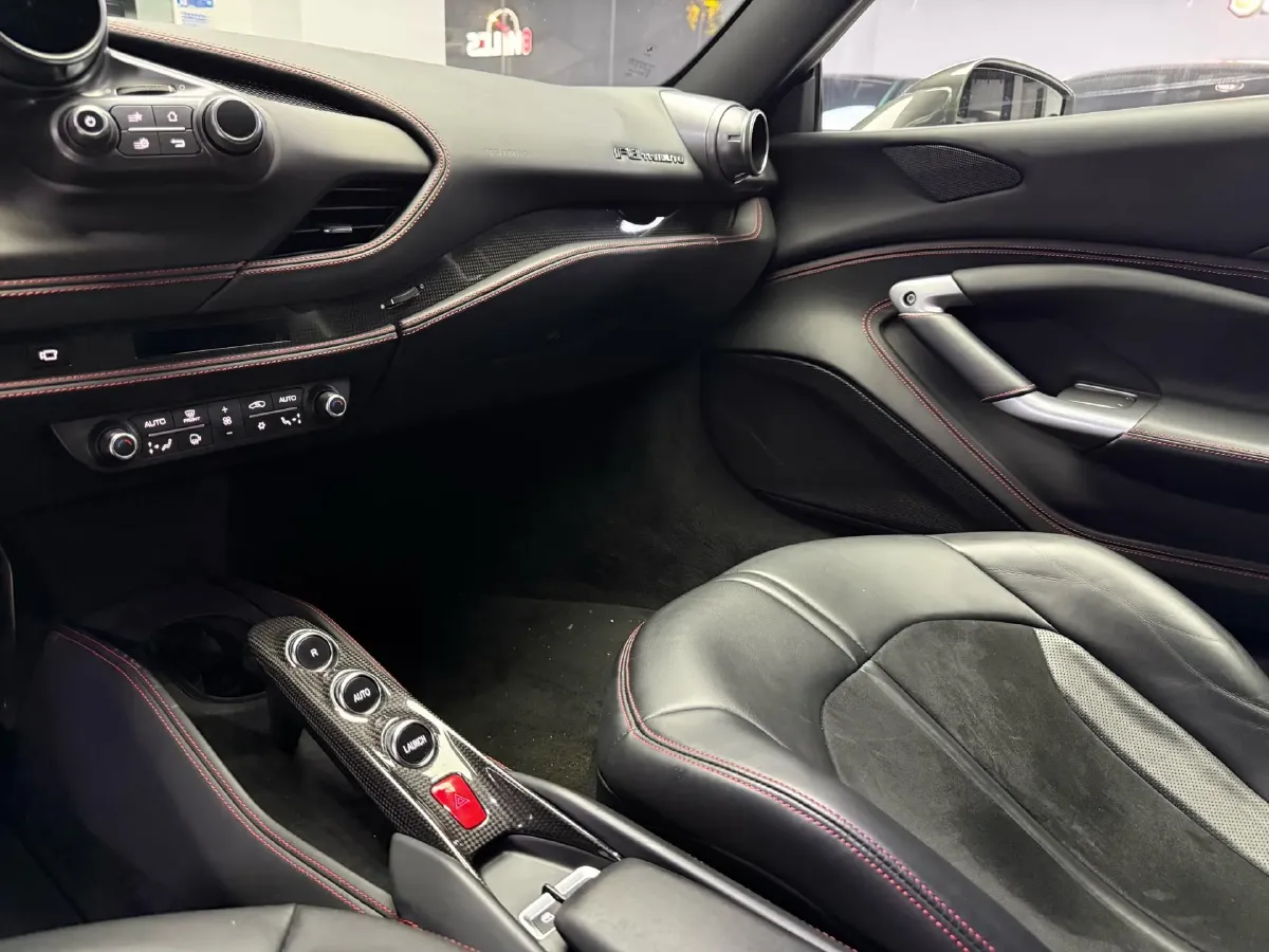 2019 Aston Martin DB11 5.2T 639HP V12 8AT,autocango,china used car exporter,china ev exporter,chinese used car exporter,chinese used ev exporter