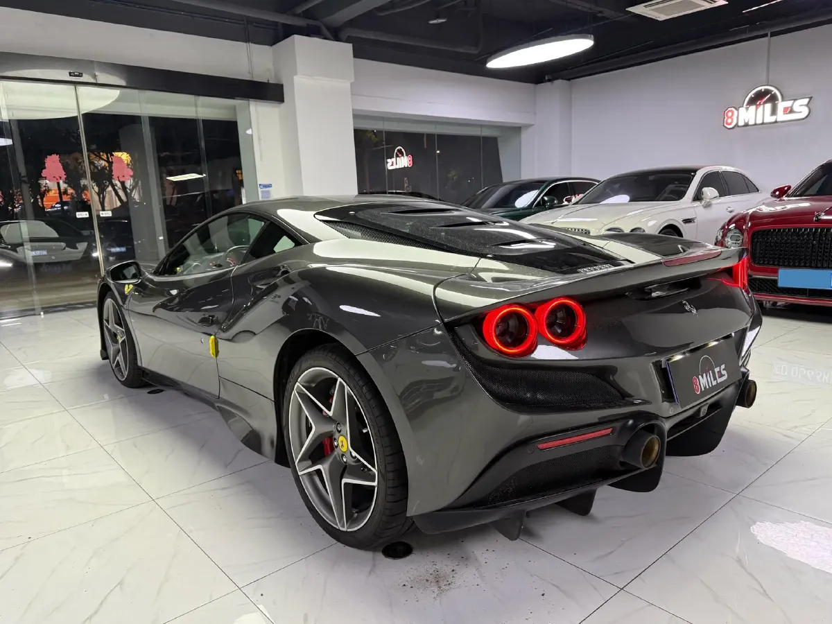 2019 Aston Martin DB11 5.2T 639HP V12 8AT,autocango,china used car exporter,china ev exporter,chinese used car exporter,chinese used ev exporter