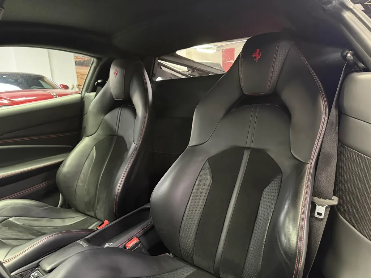 2019 Aston Martin DB11 5.2T 639HP V12 8AT,autocango,china used car exporter,china ev exporter,chinese used car exporter,chinese used ev exporter
