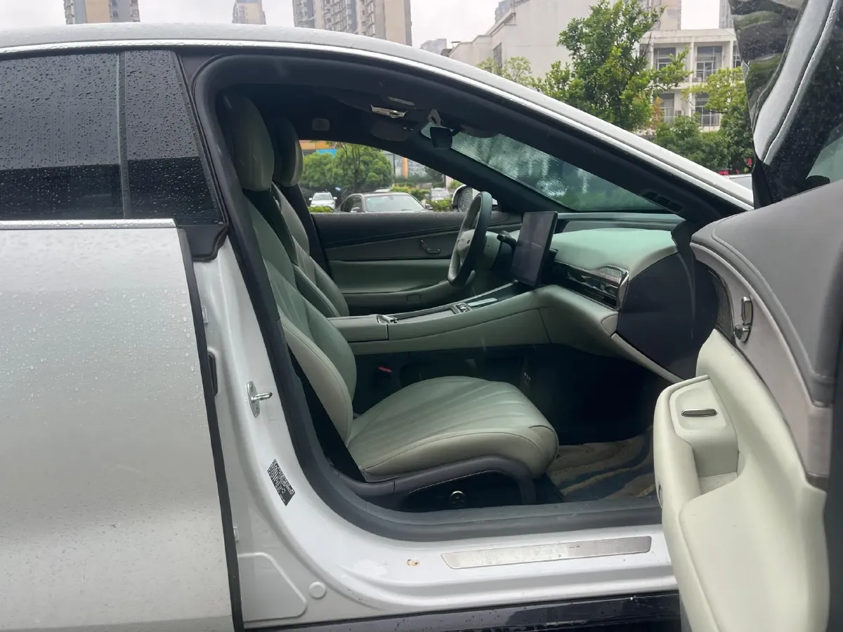 2024 Jaguar E-PACE 1.5T 200HP L3 8AT,autocango,china used car exporter,china ev exporter,chinese used car exporter,chinese used ev exporter