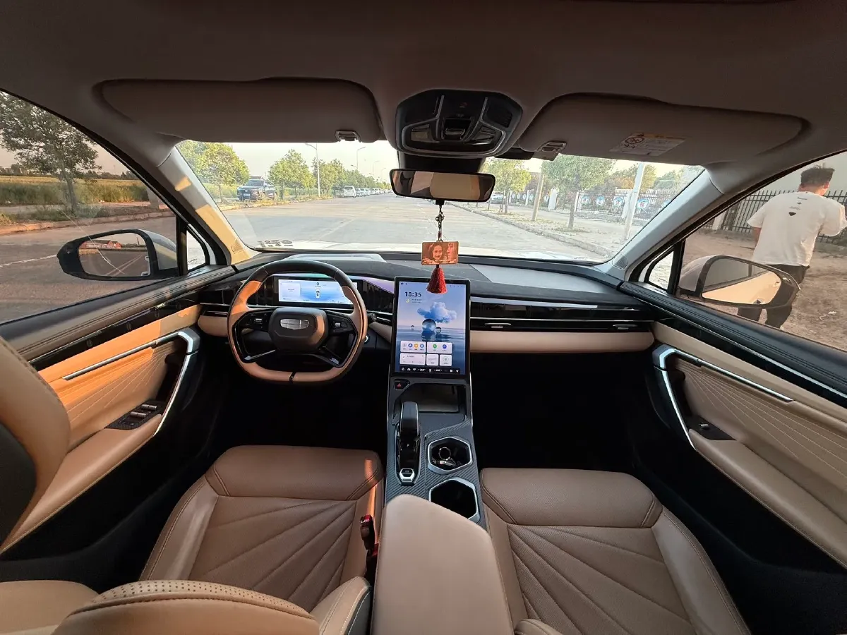2023 Geely StarRay 1.5T 181HP L4 7DCT,autocango,china used car exporter,china ev exporter,chinese used car exporter,chinese used ev exporter
