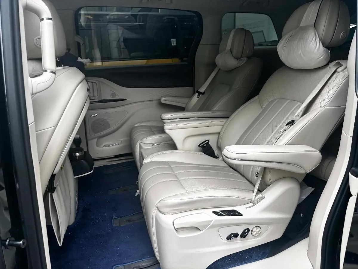 2022 Voyah Dream 1.5T 136HP L4 PHEV 25.57KWH,autocango,china used car exporter,china ev exporter,chinese used car exporter,chinese used ev exporter