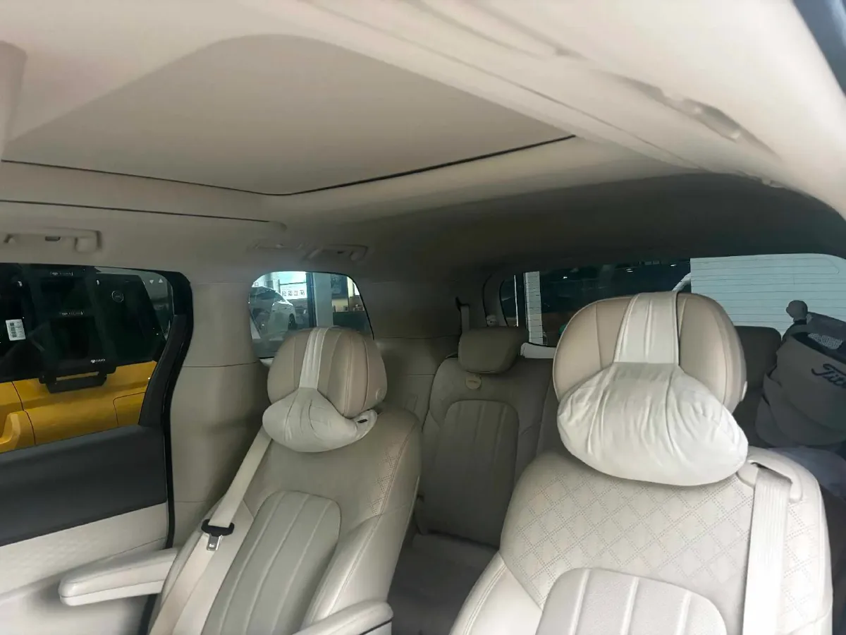2022 Voyah Dream 1.5T 136HP L4 PHEV 25.57KWH,autocango,china used car exporter,china ev exporter,chinese used car exporter,chinese used ev exporter