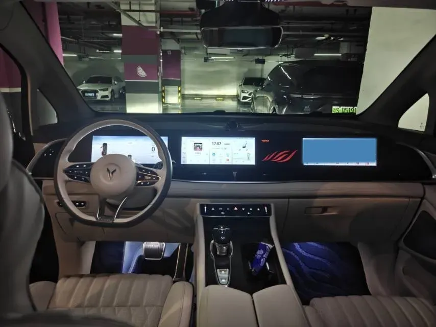 2022 Voyah Dream 1.5T 136HP L4 PHEV 25.57KWH,autocango,china used car exporter,china ev exporter,chinese used car exporter,chinese used ev exporter