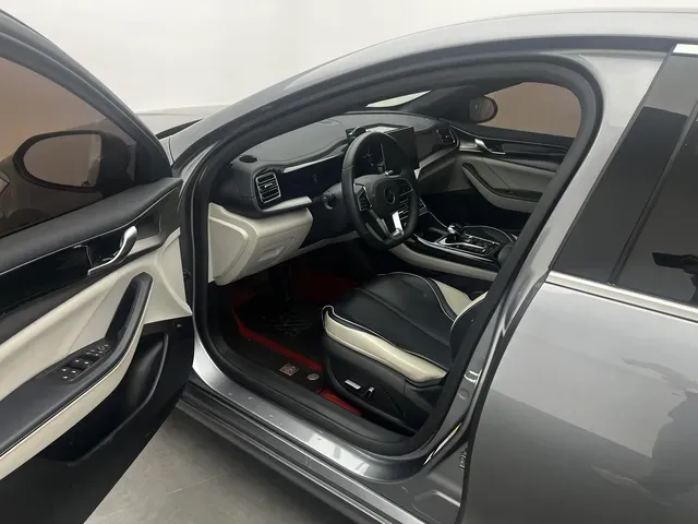 2021 Haval F7 1.5T 169HP L4 7DCT,autocango,china used car exporter,china ev exporter,chinese used car exporter,chinese used ev exporter