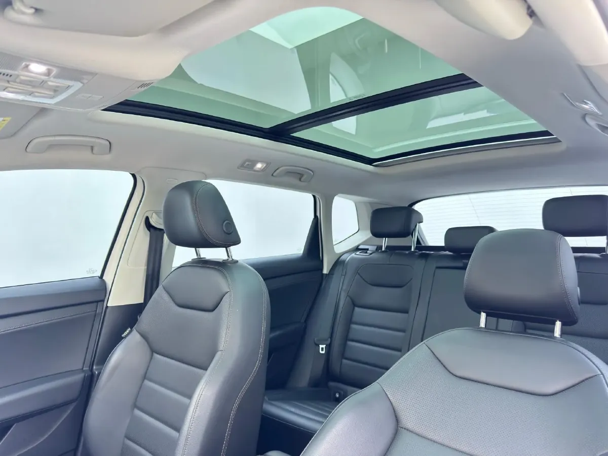 2021 Volkswagen Tharu 2.0T 186HP L4 7DCT,autocango,china used car exporter,china ev exporter,chinese used car exporter,chinese used ev exporter