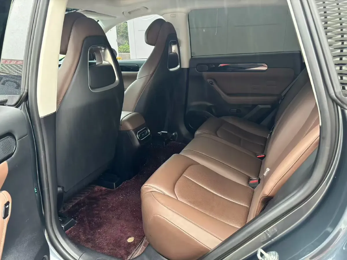 2023 Leapmotor C11 Range Extended 131HP REEV 30.1KWH,autocango,china used car exporter,china ev exporter,chinese used car exporter,chinese used ev exporter