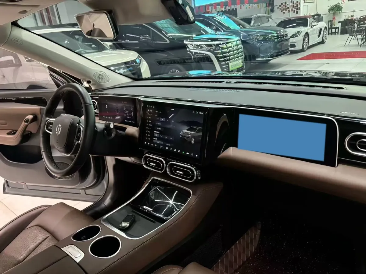 2023 Leapmotor C11 Range Extended 131HP REEV 30.1KWH,autocango,china used car exporter,china ev exporter,chinese used car exporter,chinese used ev exporter