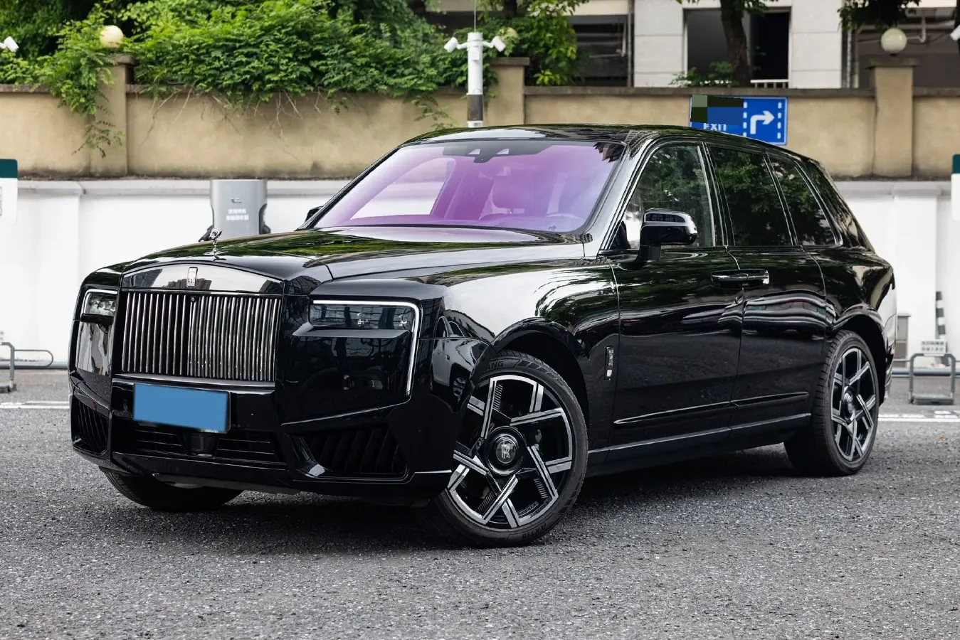 2018 Rolls-Royce Cullinan 6.7T 571HP V12 8AT,autocango,china used car exporter,china ev exporter,chinese used car exporter,chinese used ev exporter