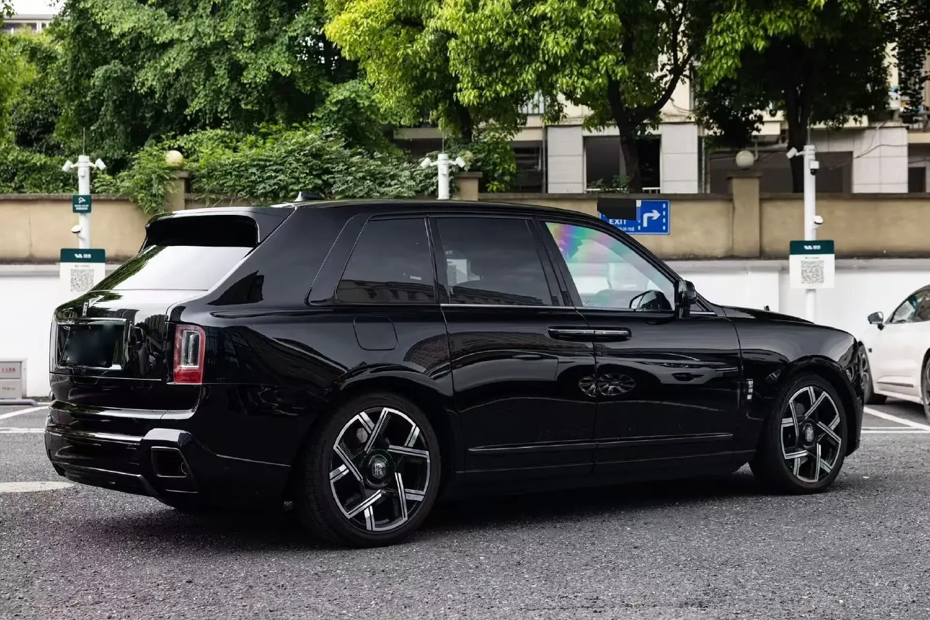 2018 Rolls-Royce Cullinan 6.7T 571HP V12 8AT,autocango,china used car exporter,china ev exporter,chinese used car exporter,chinese used ev exporter