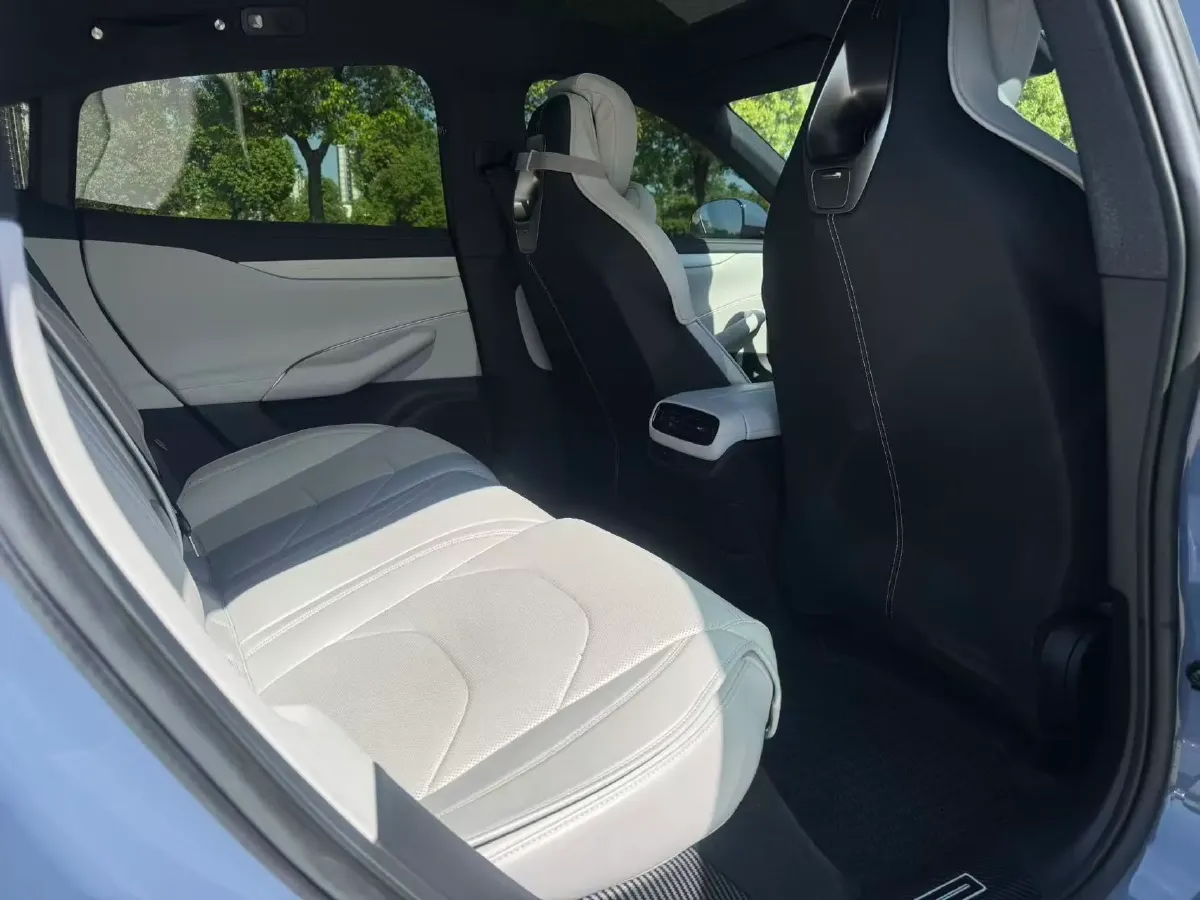 2024 MI SU7 BEV 73.6KWH,autocango,china used car exporter,china ev exporter,chinese used car exporter,chinese used ev exporter