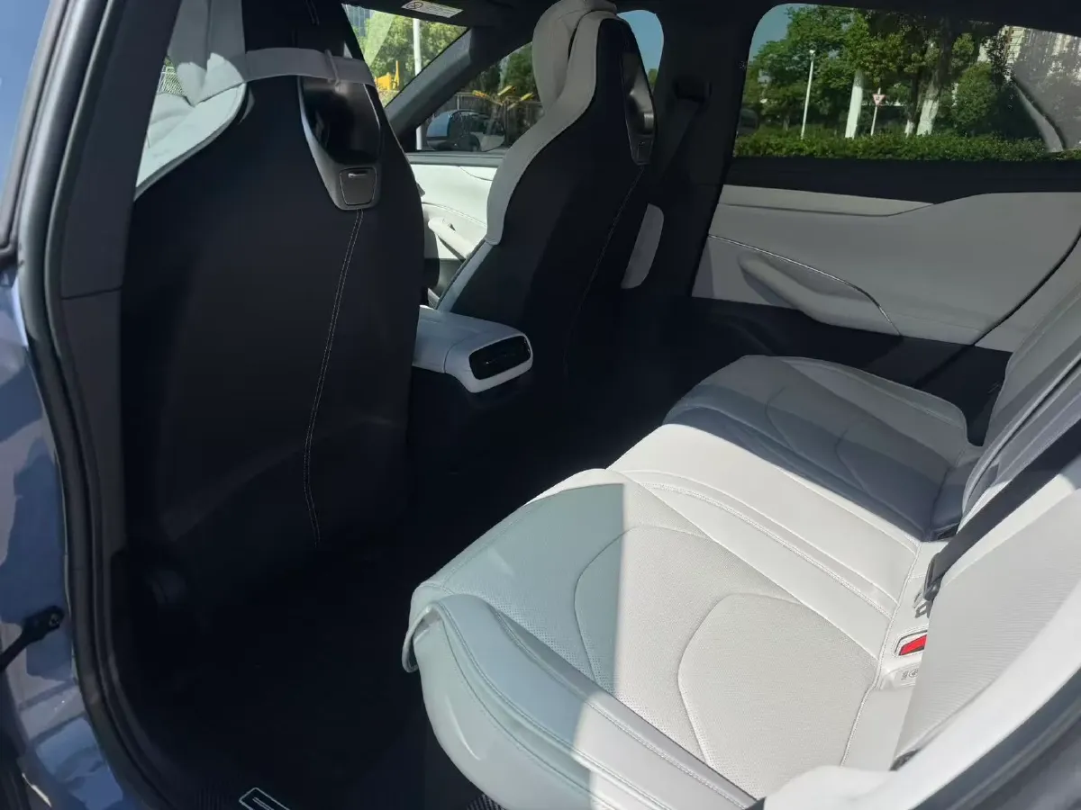 2024 MI SU7 BEV 73.6KWH,autocango,china used car exporter,china ev exporter,chinese used car exporter,chinese used ev exporter