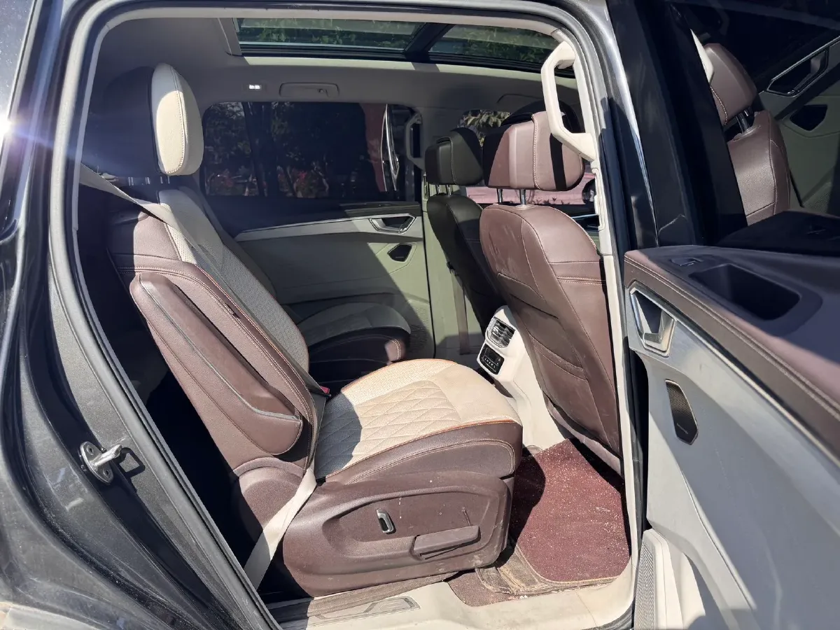 2021 Volkswagen Talagon 2.5T 299HP V6 7DCT,autocango,china used car exporter,china ev exporter,chinese used car exporter,chinese used ev exporter