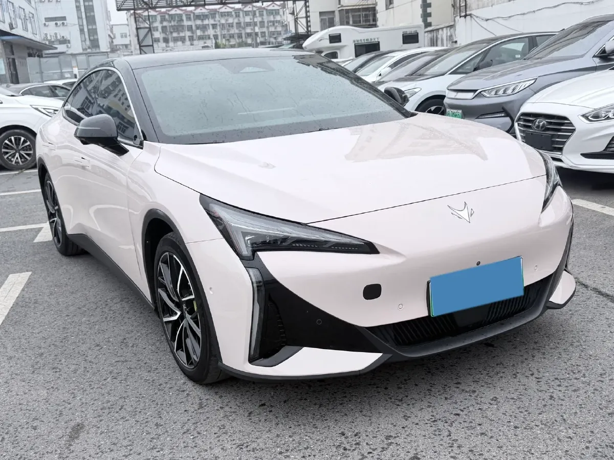 2024 ARCFOX αT5 BEV 79.2KWH,autocango,china used car exporter,china ev exporter,chinese used car exporter,chinese used ev exporter
