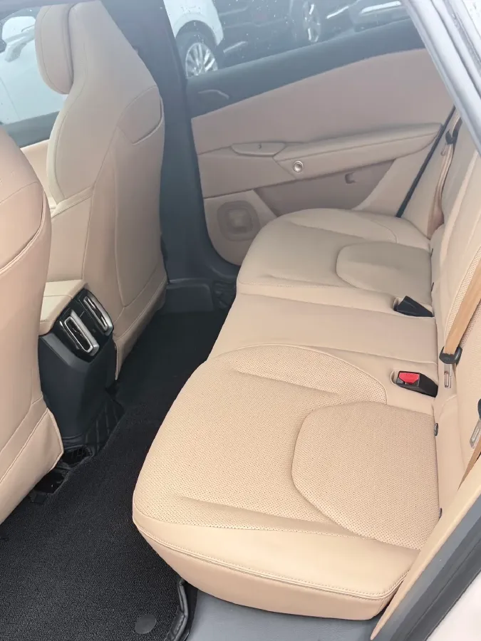 2024 ARCFOX αT5 BEV 79.2KWH,autocango,china used car exporter,china ev exporter,chinese used car exporter,chinese used ev exporter