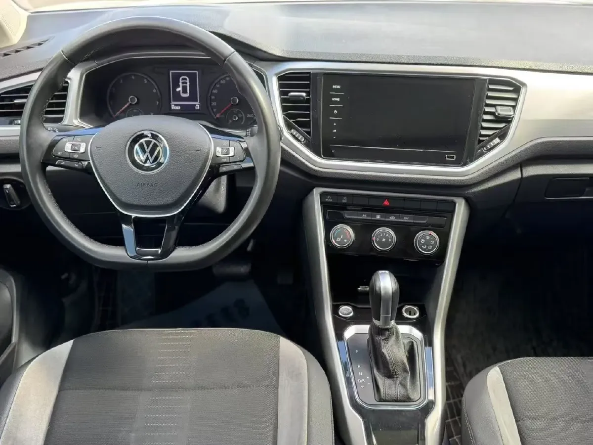2022 Volkswagen T-Roc 1.4T 150HP L4 7DCT,autocango,china used car exporter,china ev exporter,chinese used car exporter,chinese used ev exporter