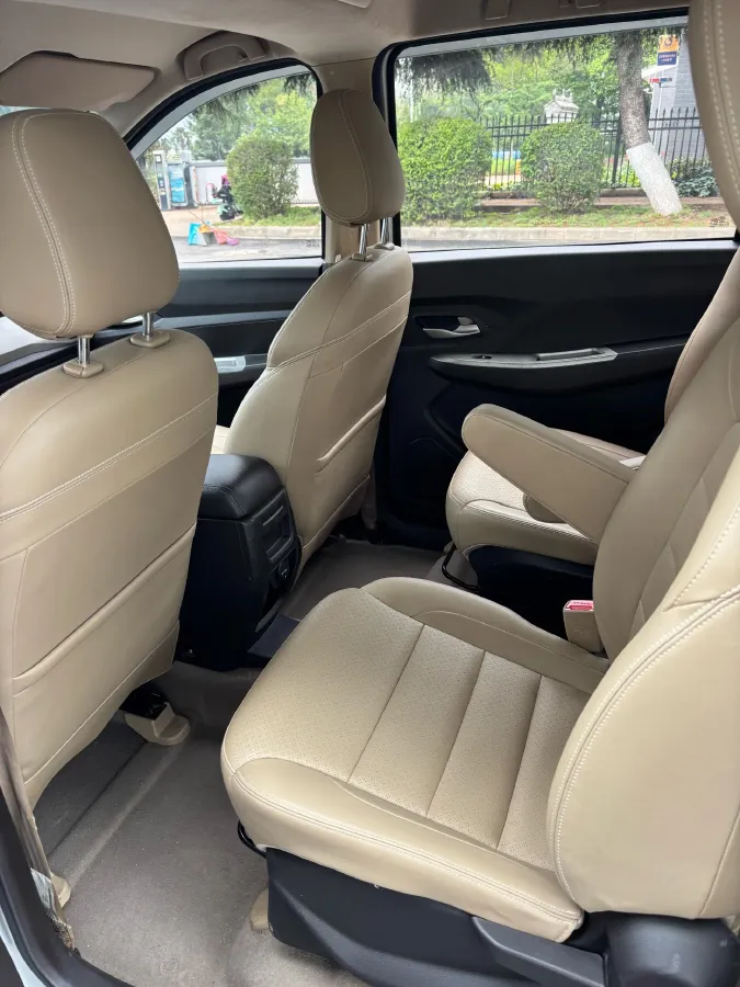2018 WuLing HongGuang 1.5L 105HP L4 5MT,autocango,china used car exporter,china ev exporter,chinese used car exporter,chinese used ev exporter