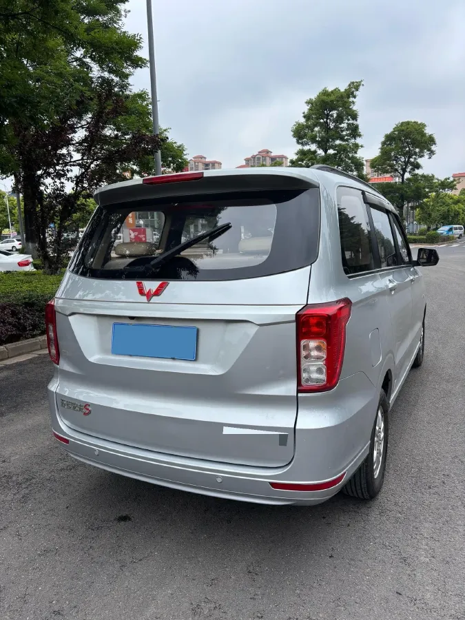 2018 WuLing HongGuang 1.5L 105HP L4 5MT,autocango,china used car exporter,china ev exporter,chinese used car exporter,chinese used ev exporter