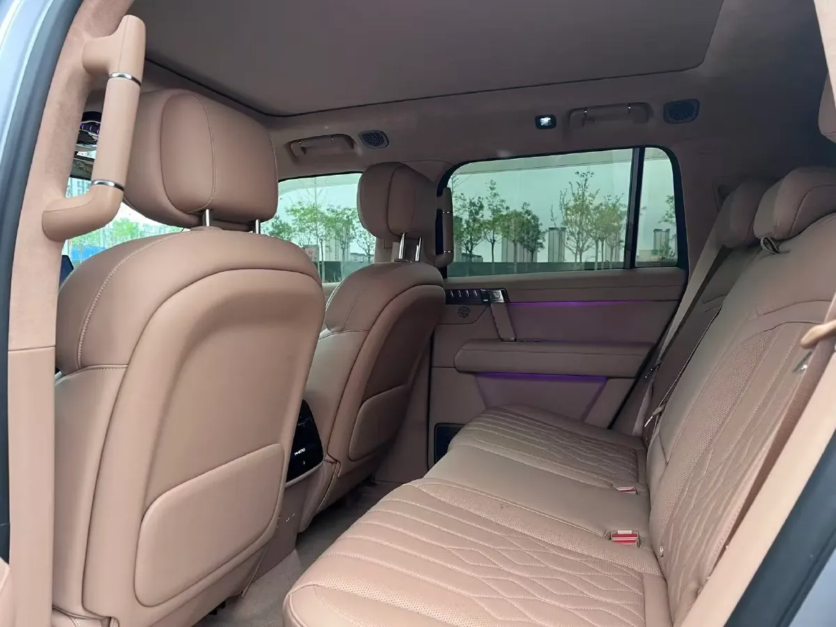 2025 M Hero WarriorM817 1.5T 197HP L4 PHEV,autocango,china used car exporter,china ev exporter,chinese used car exporter,chinese used ev exporter